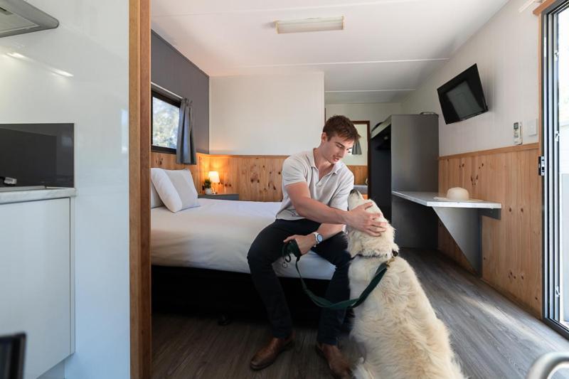 Adelaide Caravan Park - Aspen Holiday Parks Rom bilde
